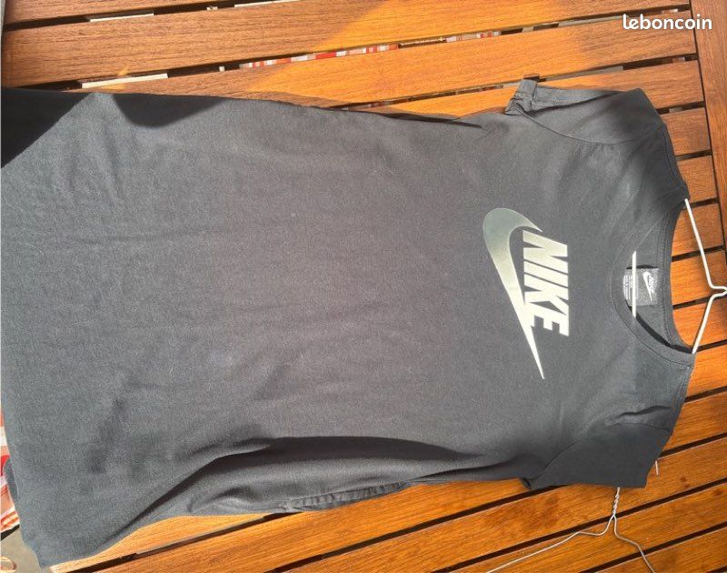 Robe Nike (image 1)
