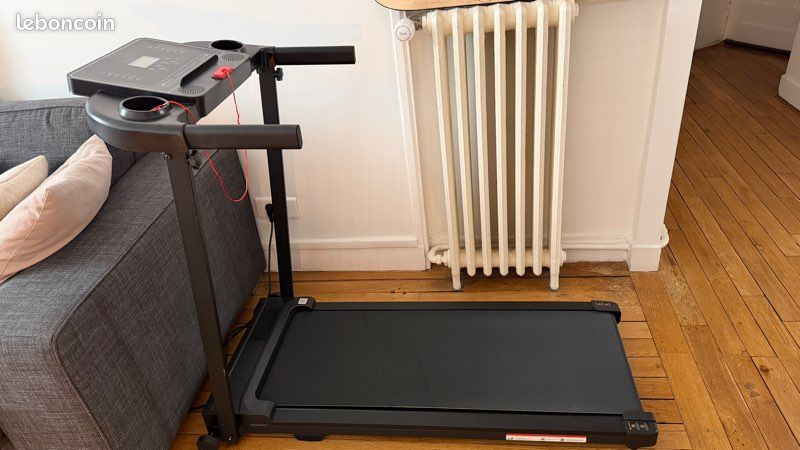 Tapis de course électrique pliable pour seniors avec main courante longue