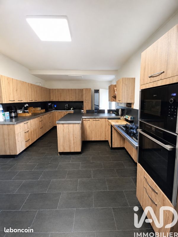 Maison 9 pièces 190 m² · à Nolay · 190 m² · 160 000 €