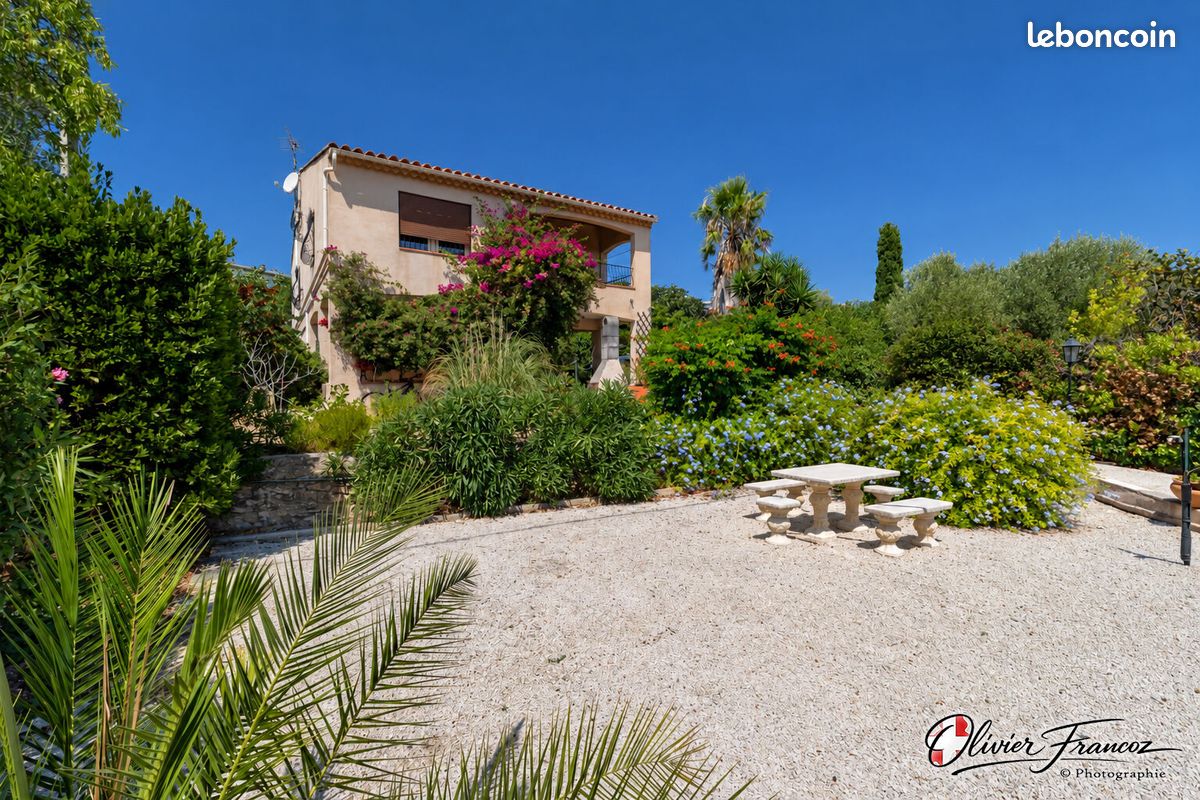 Maison 7 pièces 215 m² · à La Ciotat · 215 m² · 1 095 000 €