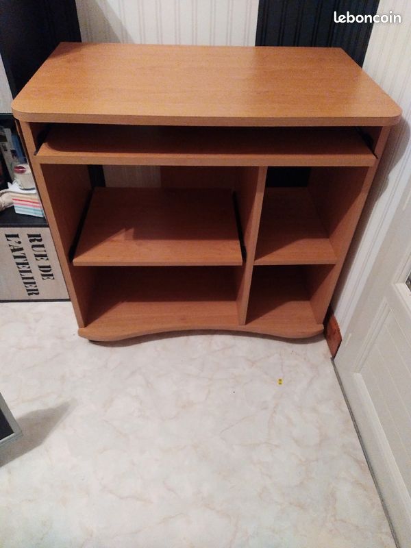 Bureau (image 1)