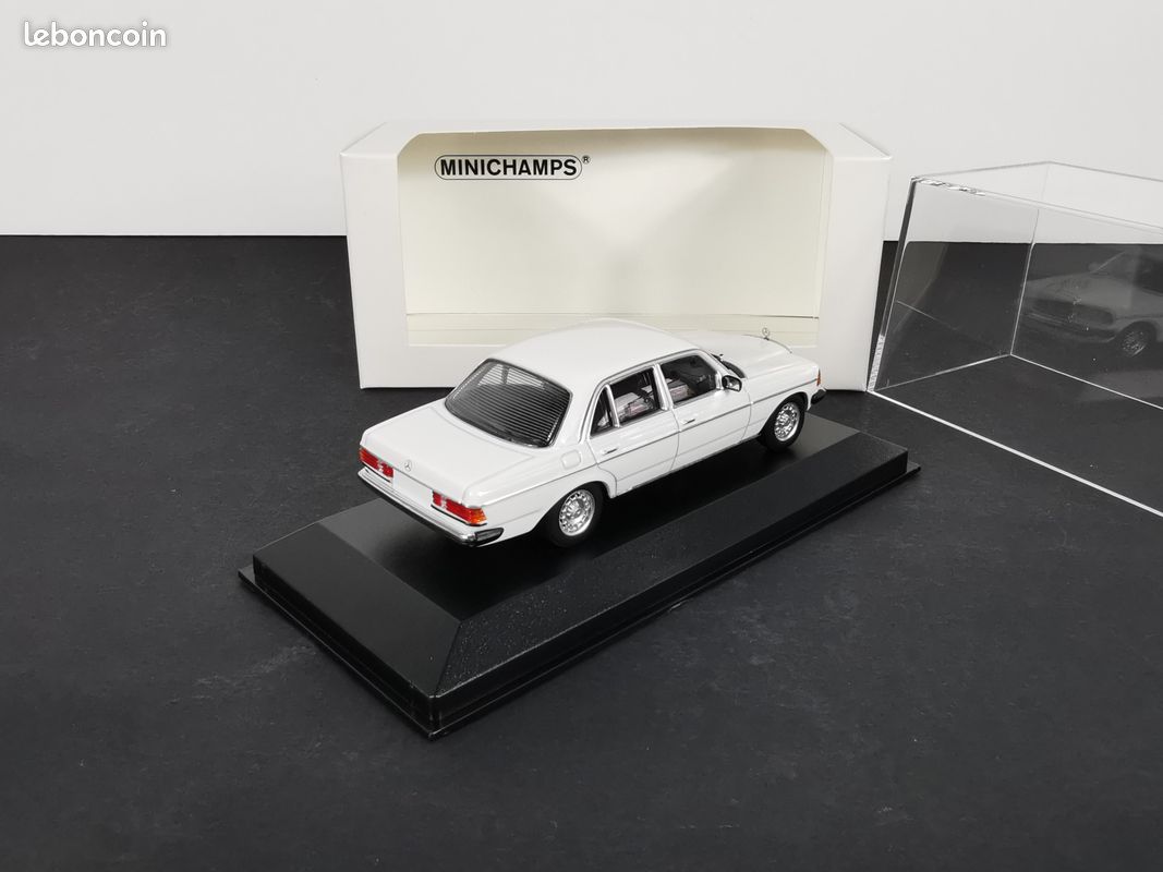 Voiture Miniature 1/64 Matchbox - Mercedes W123 200 TD Break (1980) - Noire - Neuf En Boîte