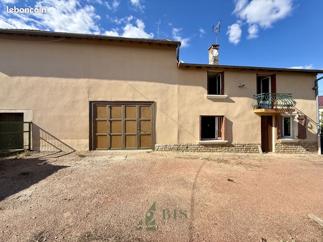 Maison 5 pièces 180 m² · à Fleury-la-Montagne · 180 m² · 200 000 €
