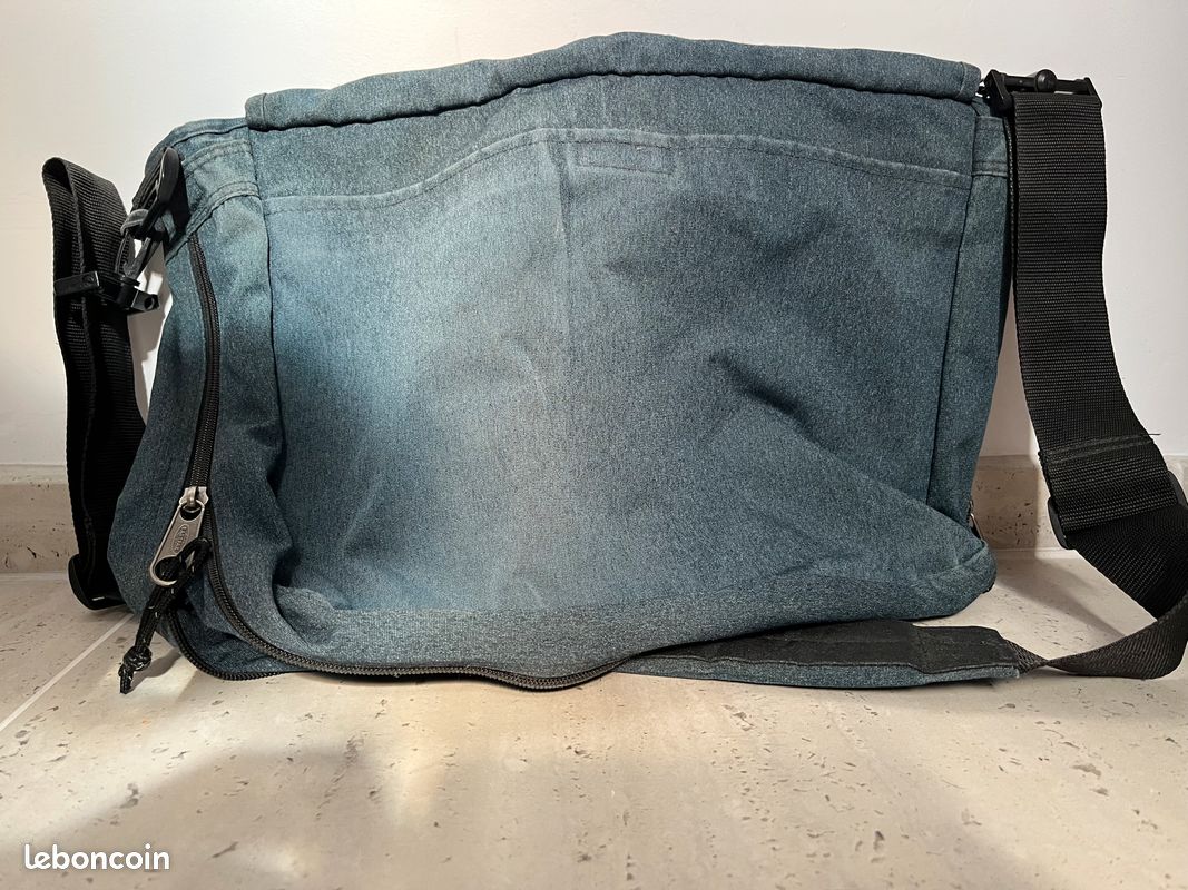Sac eastpak bandoulière bleu (image 2)