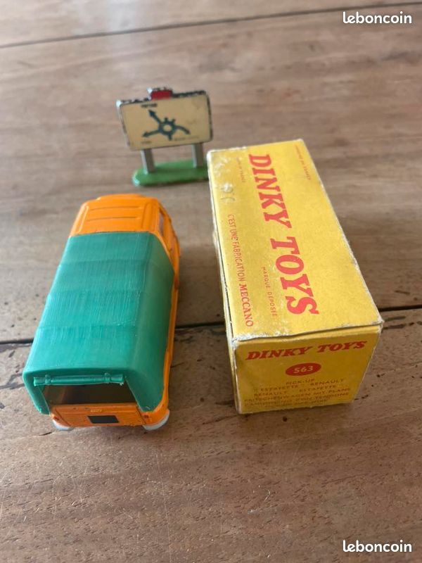 Dinky Toys - Renault Estafette pick up bâchée - 1/43 - Collection