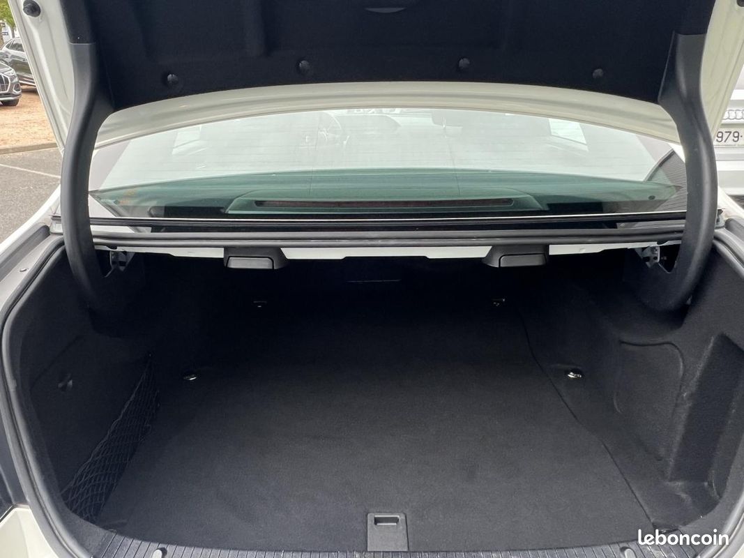 MERCEDES-BENZ CLASSE E 220 BlueTEC Executive A (image 28)