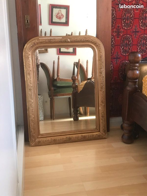 Miroir vintage doré rectangulaire arrondi fleurs moulures (image 1)