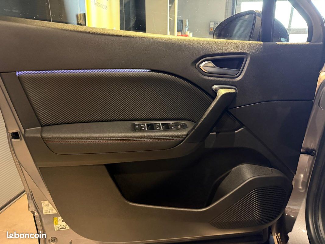 Renault captur rs line mild hybrid 160 edc / bose (image 16)