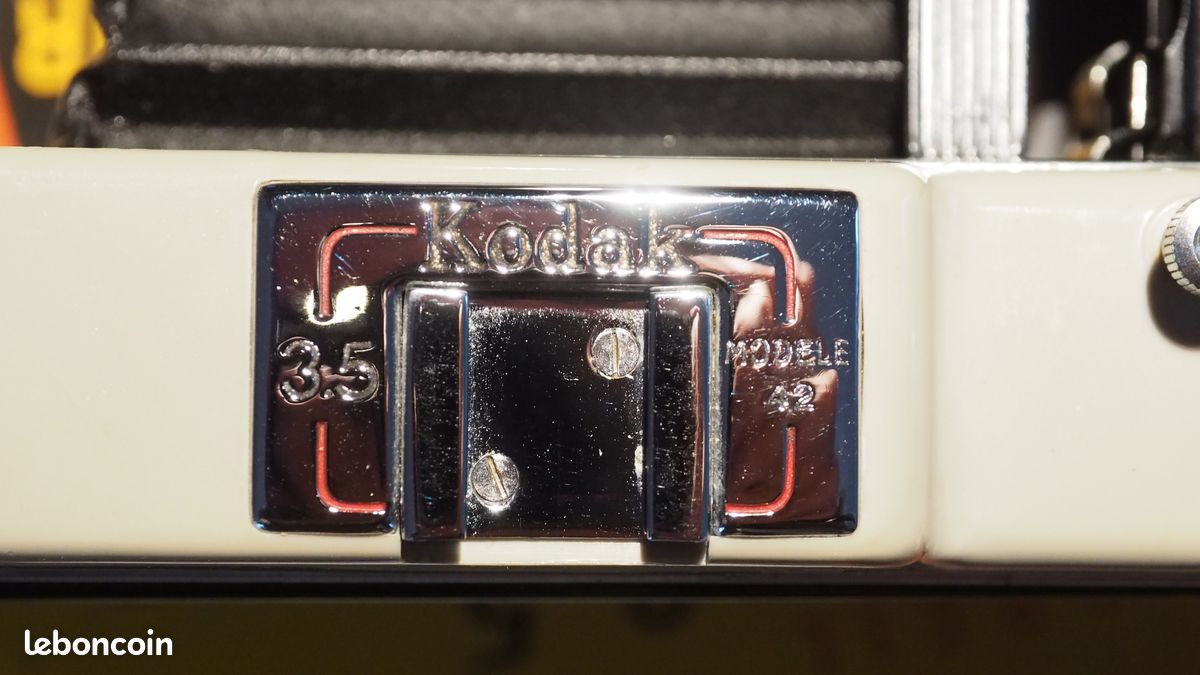 KODAK SIX-16 SPÉCIAL BROWNIES -1938-1942 - MODÈLE MÉTAL AVEC SA SACOCHE
