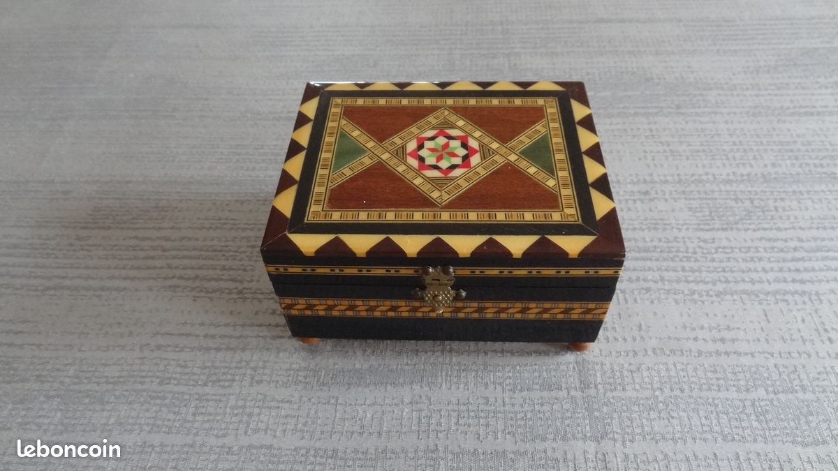 Boîte à Musique Vintage Hexagonale En Marqueterie (Taracea) - Espagnole, En Bois, Pour Bijoux