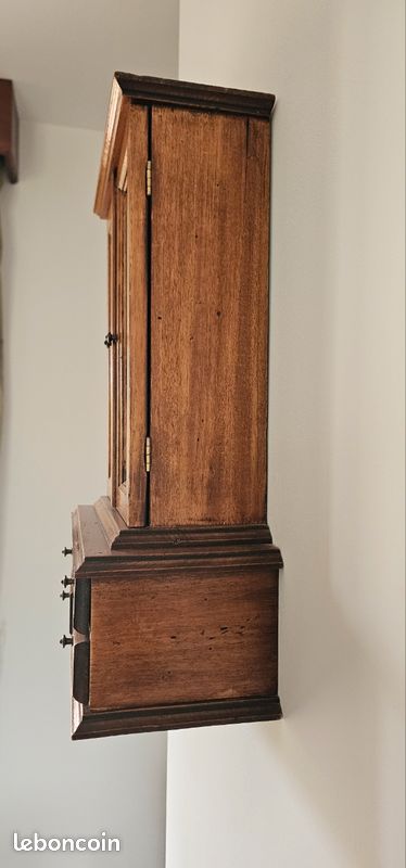 Vitrine suspendue (image 3)