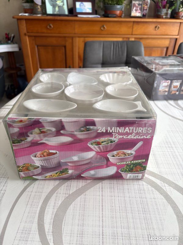 Lot de 24 miniatures porcelaine amuse bouche (image 1)