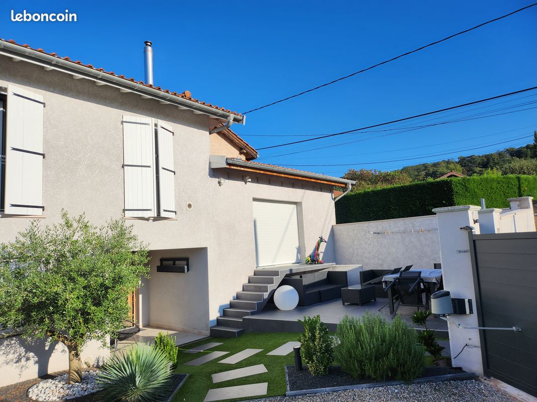 Maison 7 pièces 147 m² · à Reyrieux · 147 m² · 410 000 €