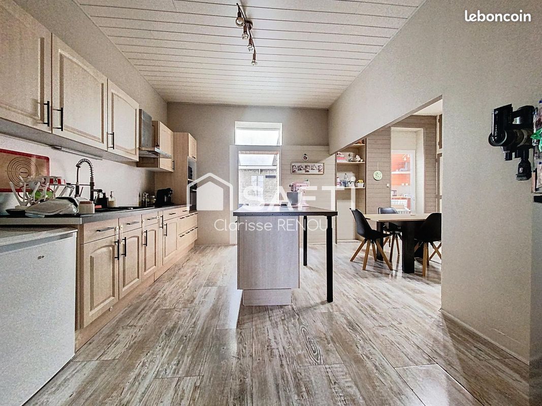 Maison 5 pièces 175 m² · à Mauzé-sur-le-Mignon · 175 m² · 179 900 €