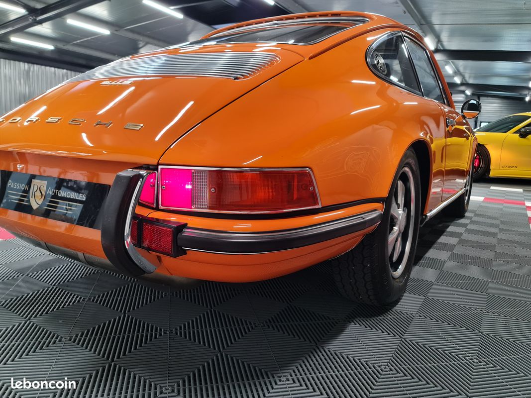 PORSCHE 911 2.2L S 180 CH – Restaurée et Expertisée (image 9)
