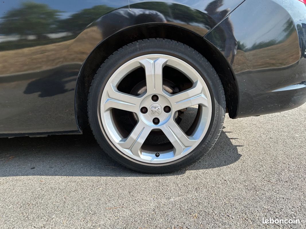 PEUGEOT 308 CC 2.0 HDi 16V 140ch FAP Féline (image 8)