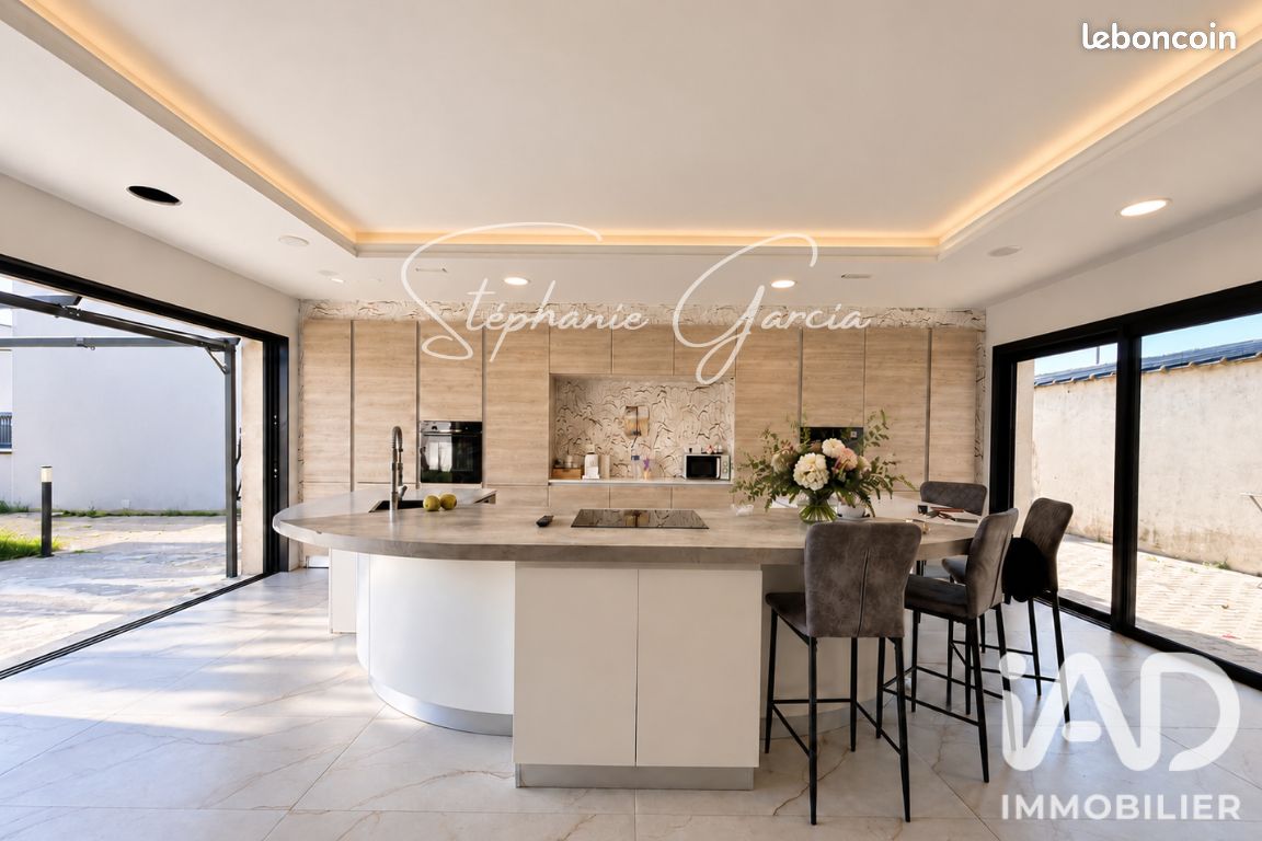 Maison 6 pièces 300 m² · à Bourg-lès-Valence · 300 m² · 435 000 €