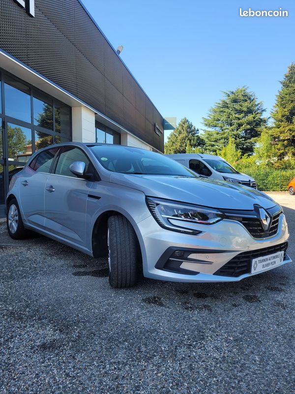 Megane 4 business blue dci 115 / diesel / promo (image 1)