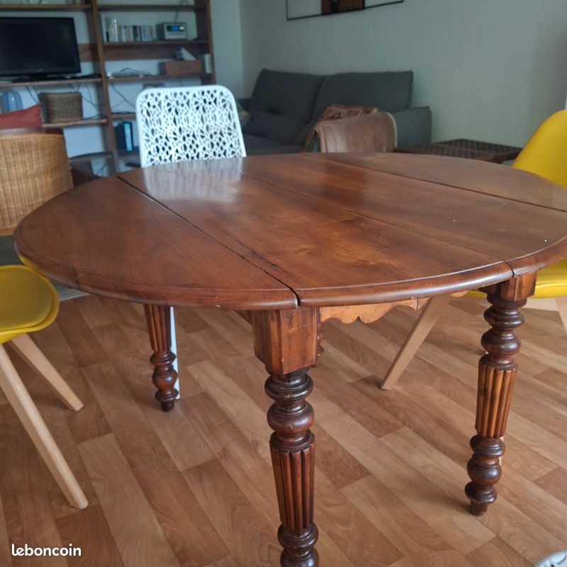 Table pliante en bois massif + rallonge (image 1)