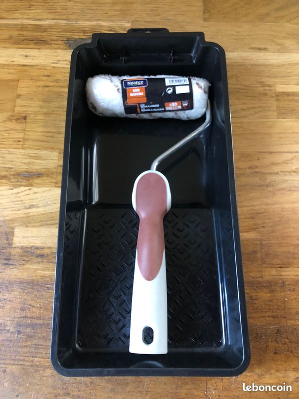 Bac à peinture et rouleau pour lasure neufs (image 1)