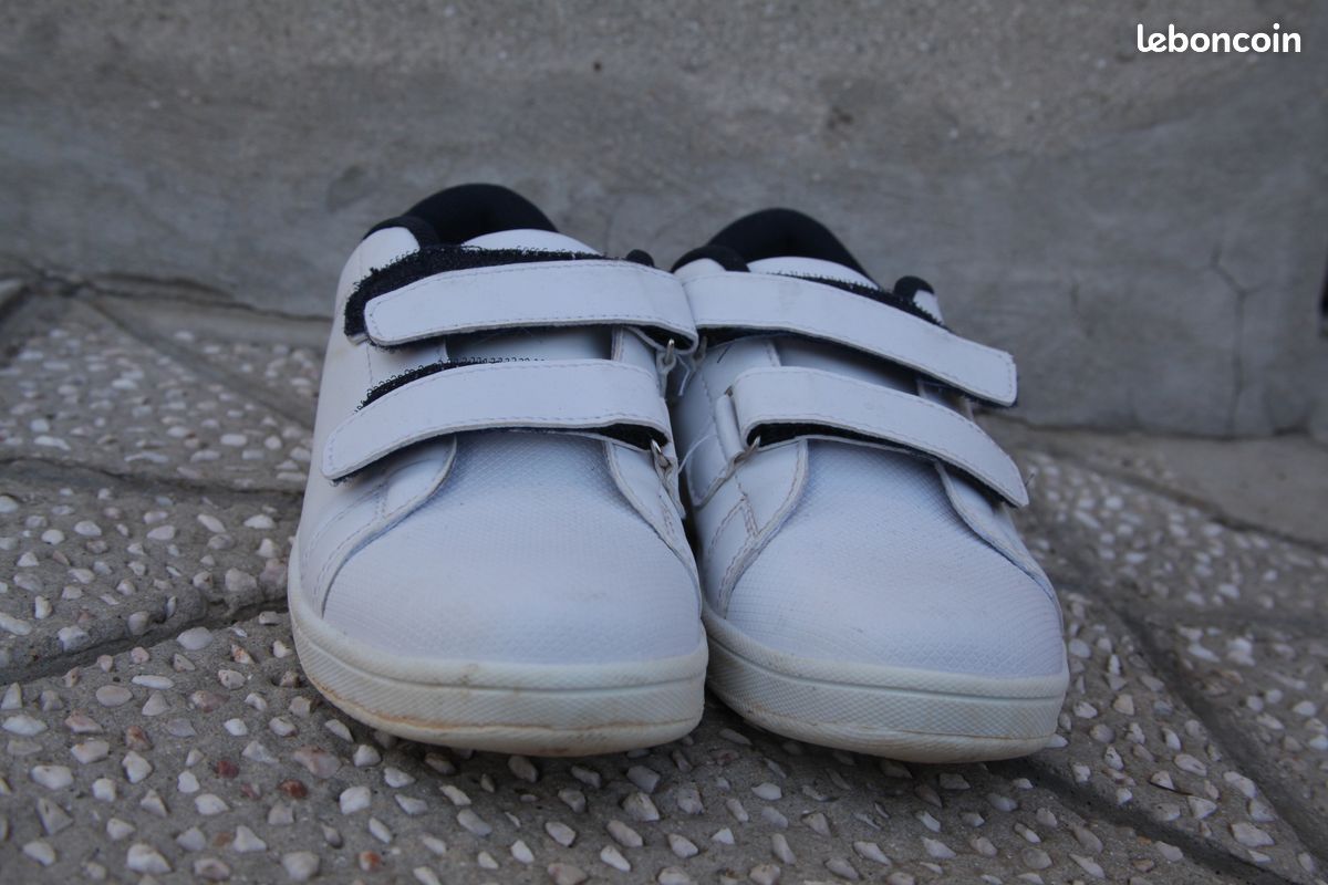 Baskets blanches taille 33 (image 1)