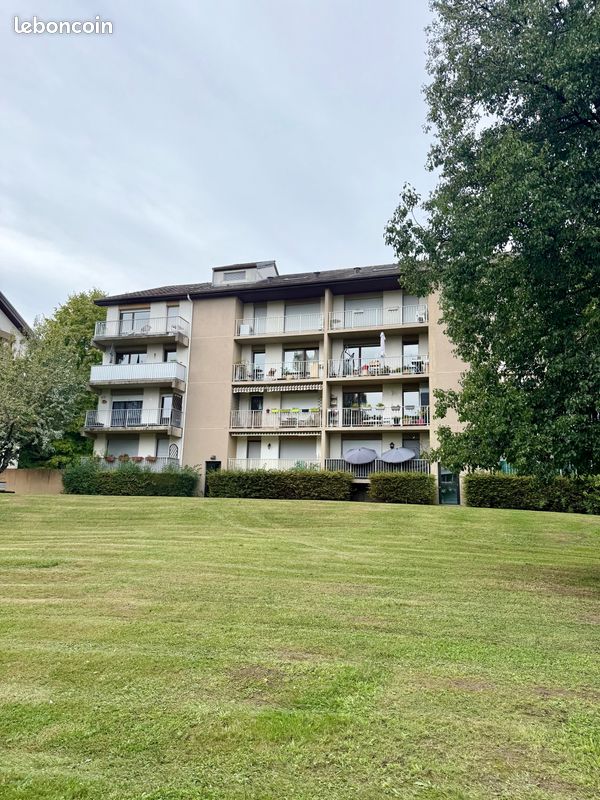 Appartement 8 pièces 250 m² · à Divonne-les-Bains · 250 m² · 990 000 €