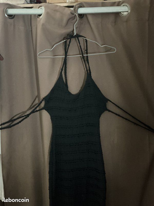 Robe noir (image 1)