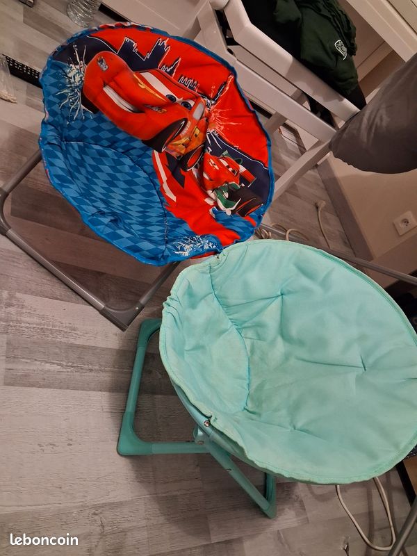 Lot 2 fauteuils enfants pliables (image 1)