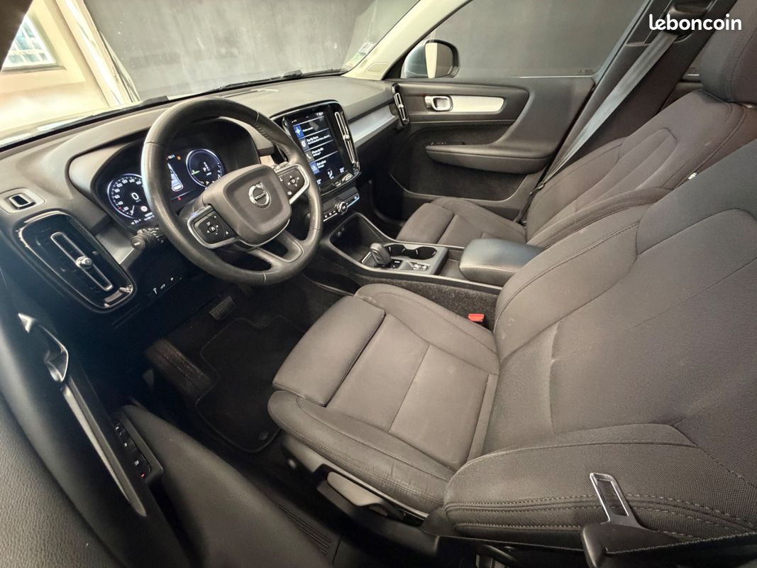 Volvo XC40 T5 Twin engine 261Ch Inscription - TVA RECUPERABLE / 1ERE MAIN / TOIT OUVRANT PANORAMIQUE / COFFRE ELECTRIQUE / CAMERA DE RECUL (image 9)