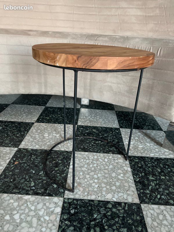 Table (image 3)