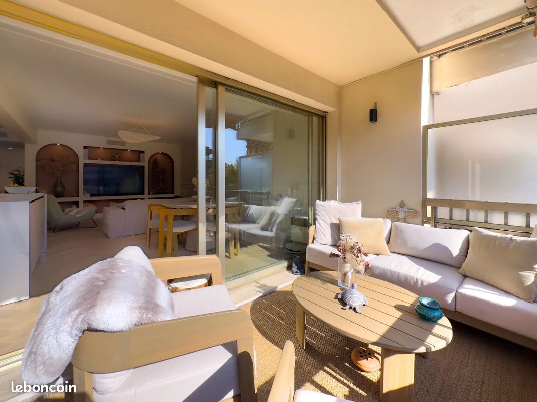 Appartement 3 pièces 77 m² · à Antibes · 77 m² · 860 000 €