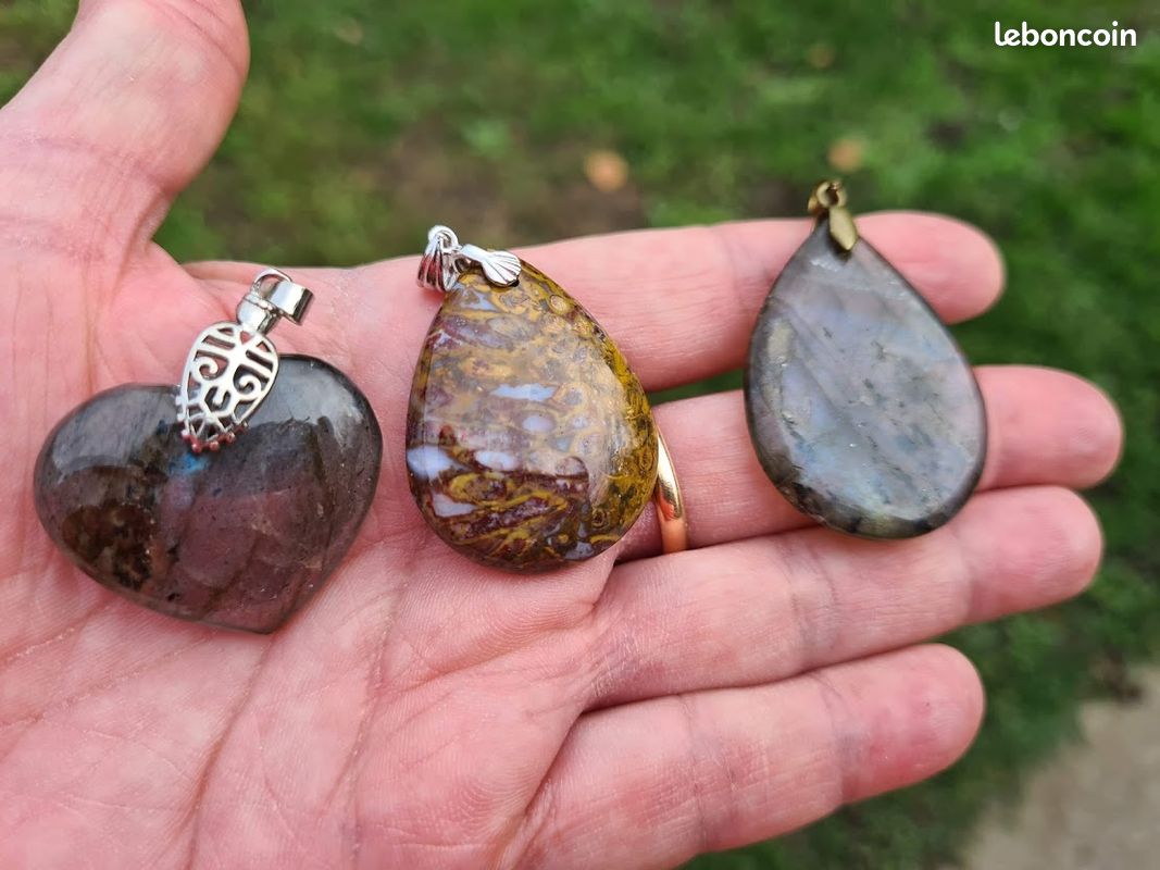 Pierres et Minéraux. Pendentifs au choix (image 1)