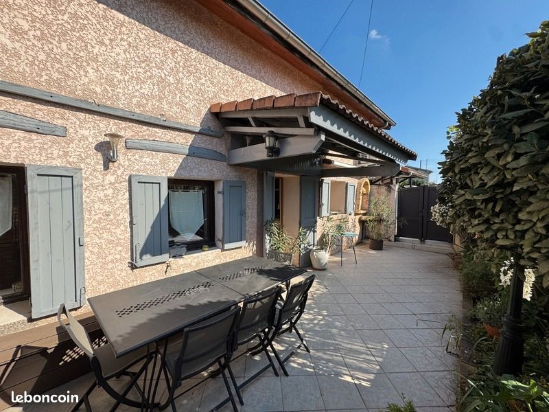 Appartement 5 pièces 128 m² · à Meyzieu · 128 m² · 320 000 €