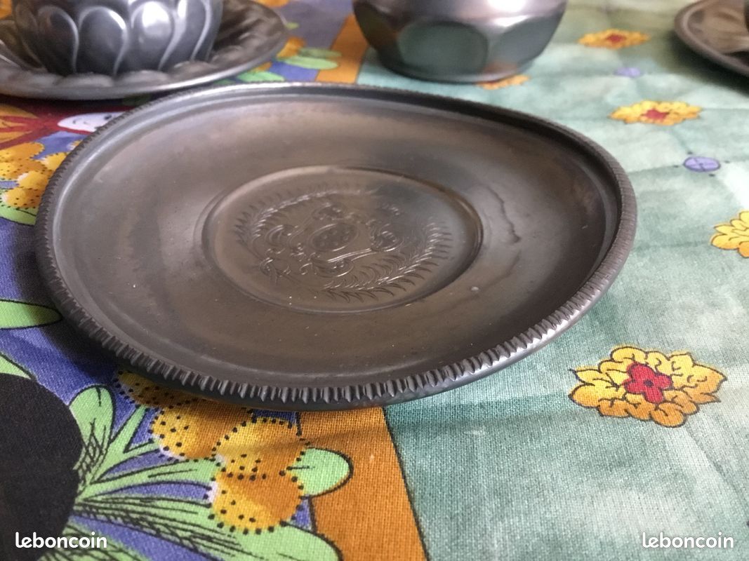 6 tasses à café en étain et porcelaine avec soucoupes anciennes (image 3)