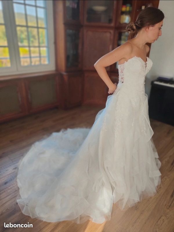 Robe de mariée neuve + 2 voiles (image 1)