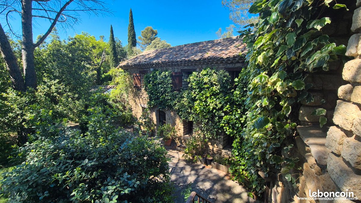 Maison 7 pièces 246 m² · à Carpentras · 246 m² · 450 000 €