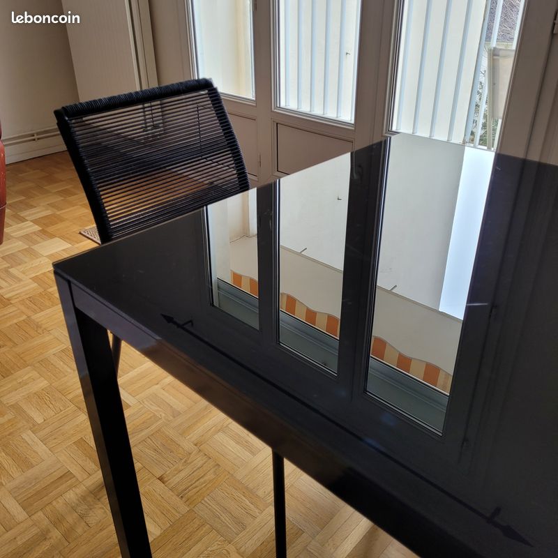 Lot chaises + table (image 2)