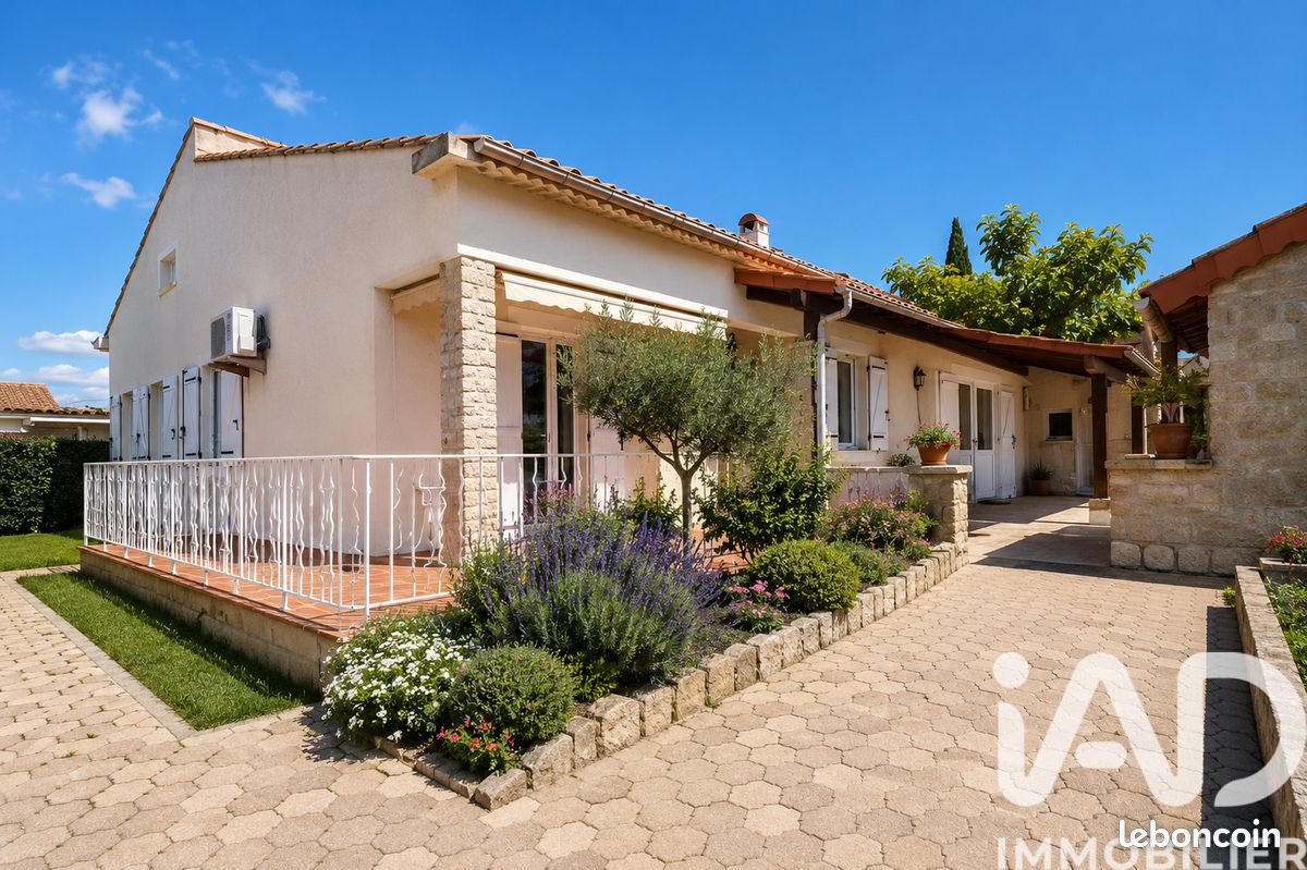 Maison 4 pièces 105 m² · à Entraigues-sur-la-Sorgue · 105 m² · 294 000 €