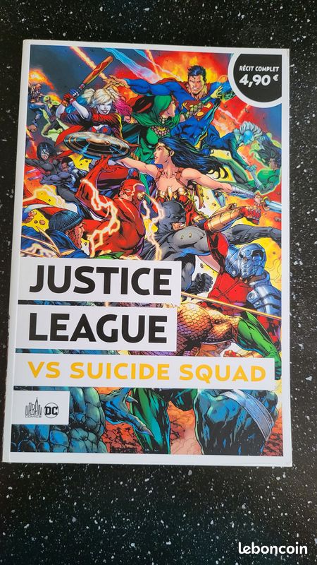 Justice League - VS Suicide Squad (image 1)