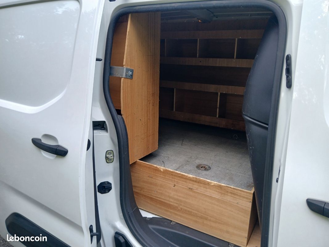 11.250ht Citroën berlingo BlueHDi 100ch Driver (image 9)