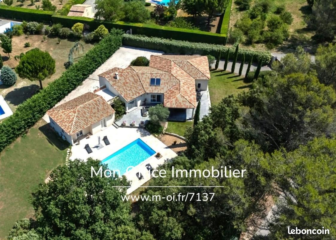Maison 8 pièces 220 m² · à Simiane-Collongue · 220 m² · 1 360 000 €