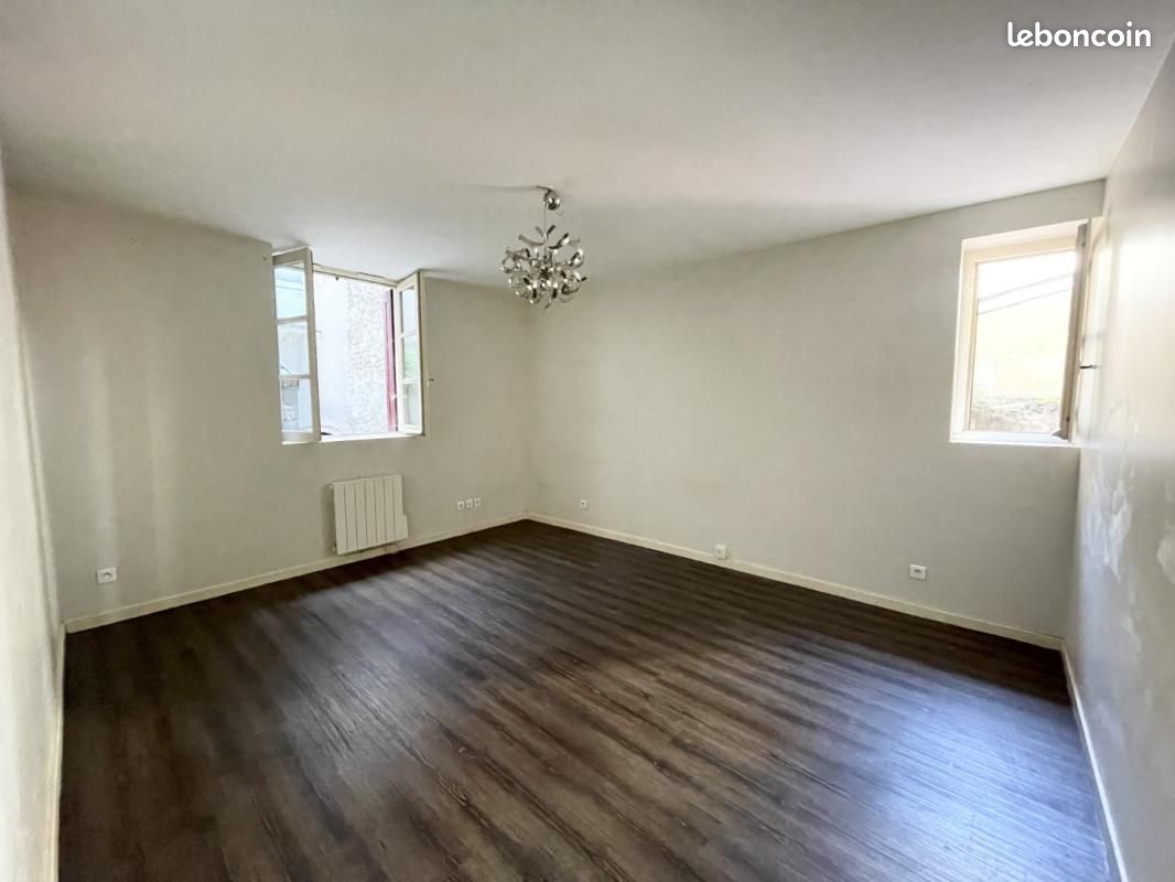 Appartement 2 pièces 45 m² · à Mâcon · 45 m² · 370 €