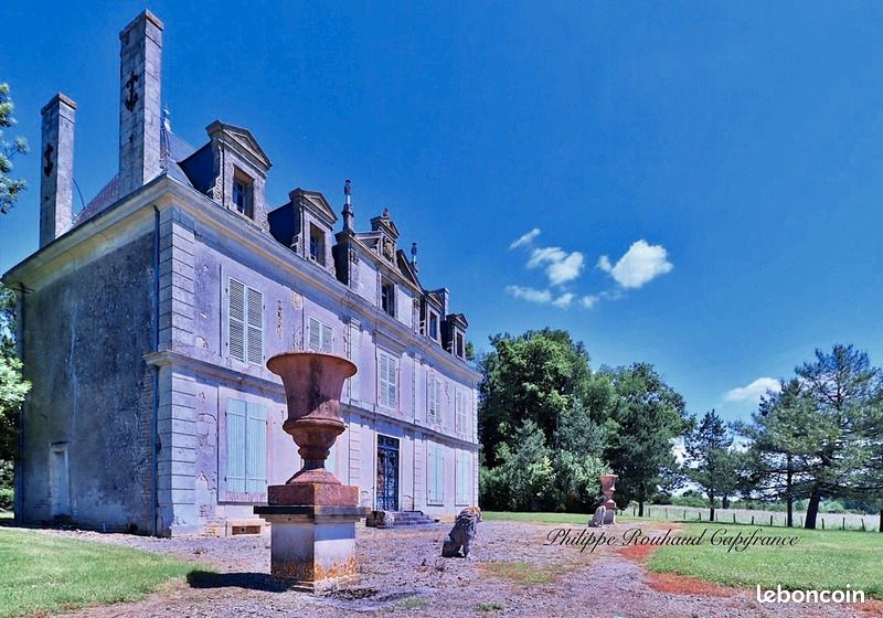 Maison 17 pièces 296 m² · à Foussais-Payré · 296 m² · 410 000 €