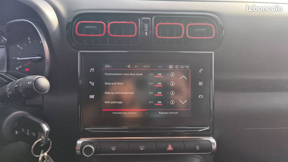 Citroën C3 Aircross 1.2 PureTech 110 EAT6 Shine (image 13)