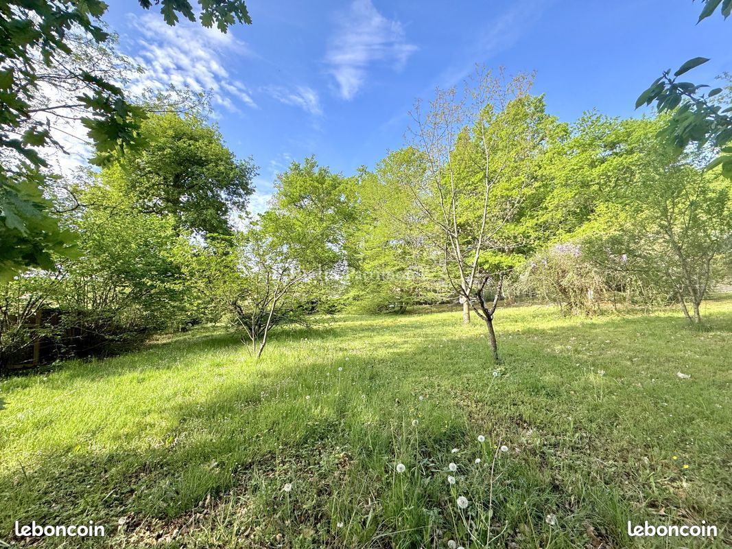 Terrain 1 500 m² Latresne · 195 000 €