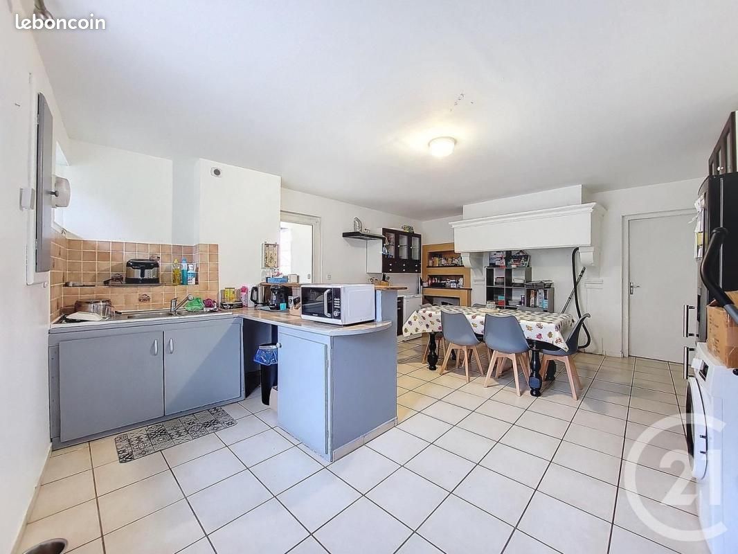Maison 8 pièces 143 m² · à Martigny-les-Bains · 143 m² · 660 €