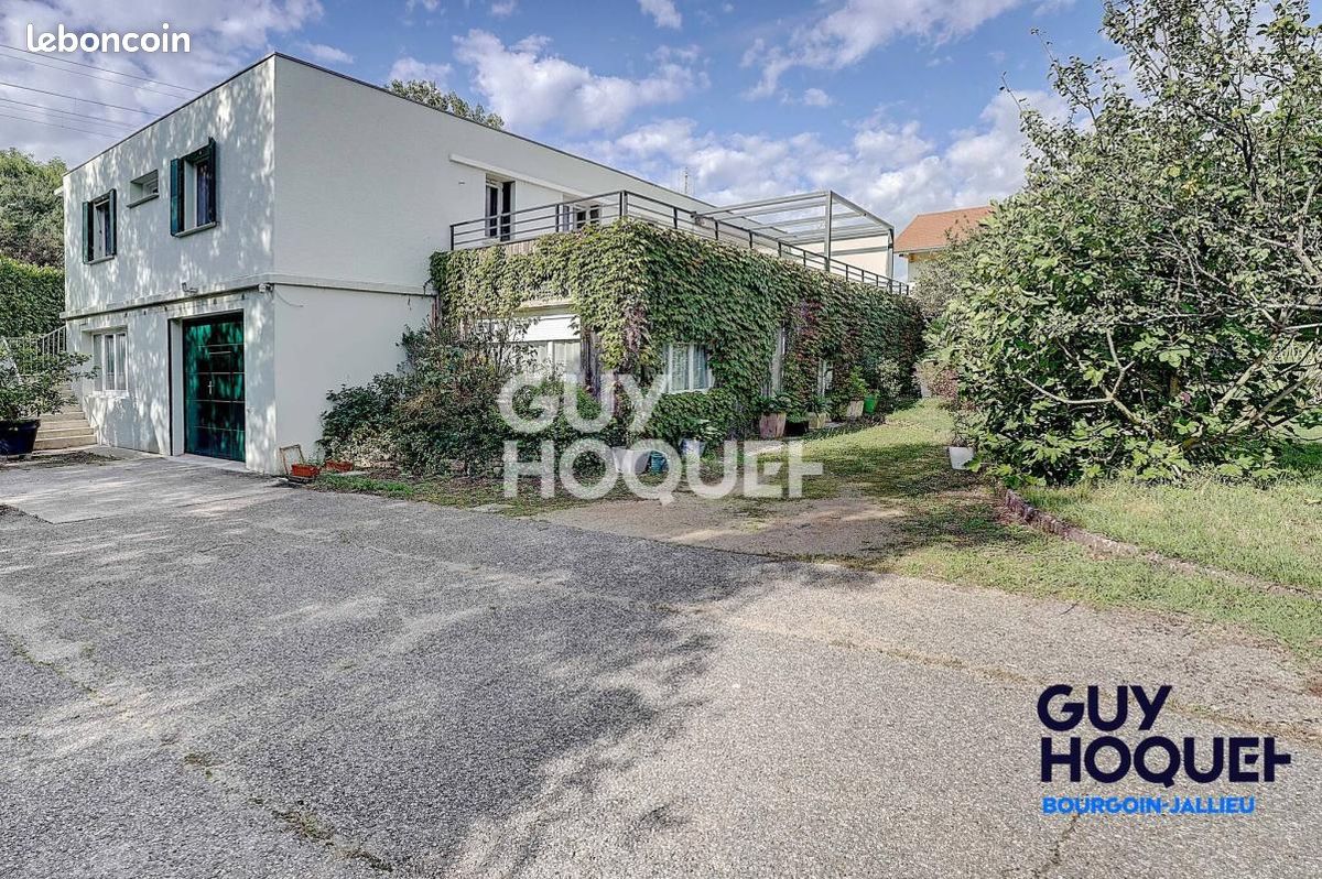 Maison 7 pièces 266 m² · à Domarin · 266 m² · 549 000 €