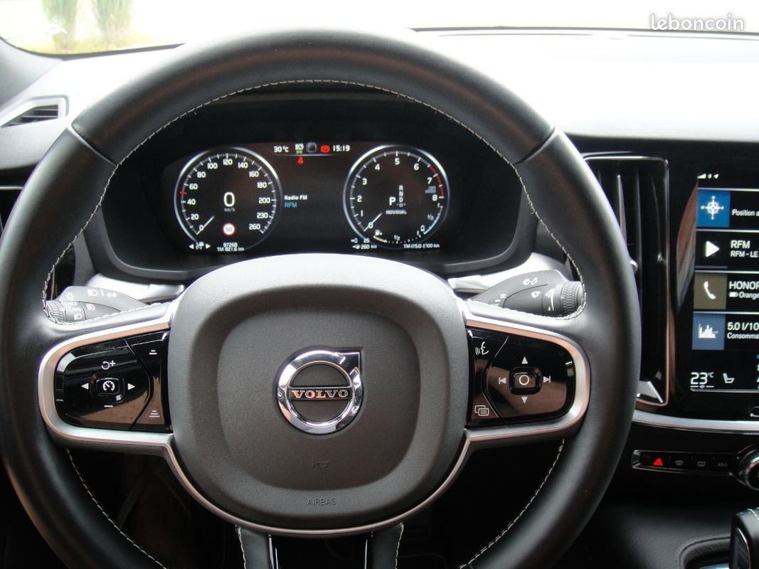 VOLVO S60 T8 Twin Engine 303 + 87ch R-Design Geartronic 8 (image 10)