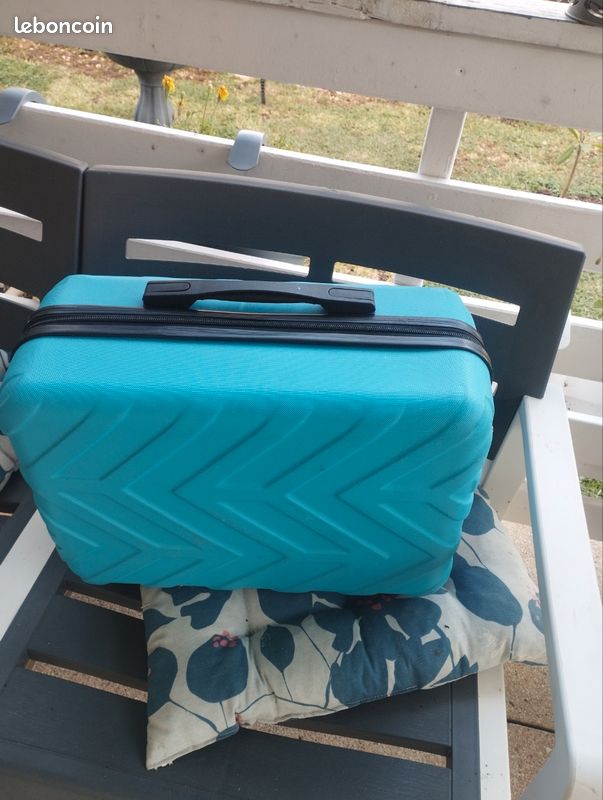 Vends valise bleue (image 3)