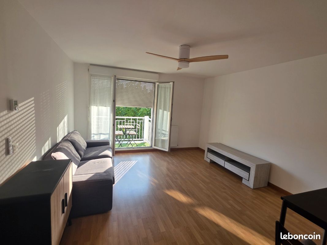 Appartement 2 pièces 43 m² · à Pontault-Combault · 43 m² · 990 €